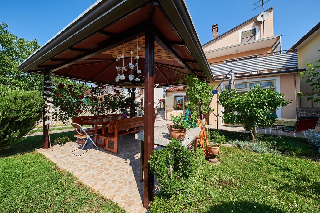 Apartment Erika Umago Esterno foto